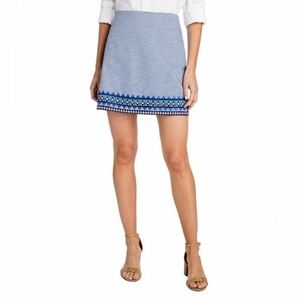 NWOT VINEYARD VINES SZ 10 Cotton
SKIRT Margo Embroidered Geoprint blue